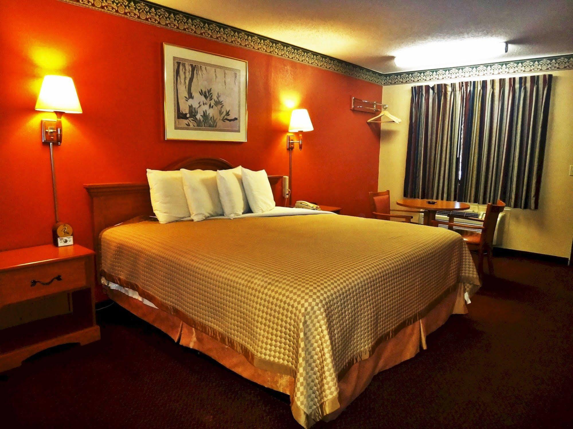 Freer Executive Inn And Studios Eksteriør billede